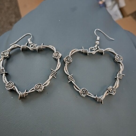 ROCKER Jewelry - SUPER COOL ROCKER EARRINGS